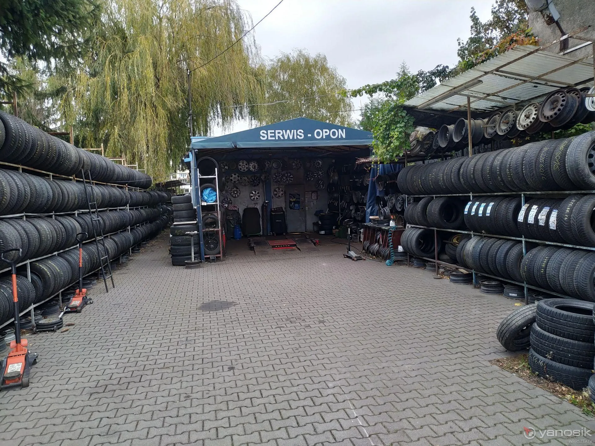 zdjęcie przedstawiające Danpol Łódź. Felgi i Opony