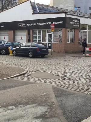 zdjęcie przedstawiające Peugeot i Inne S.C