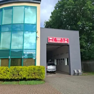 zdjęcie przedstawiające ZAKŁAD MECHANIKI POJAZDOWEJ I DIAGNOSTYKI 