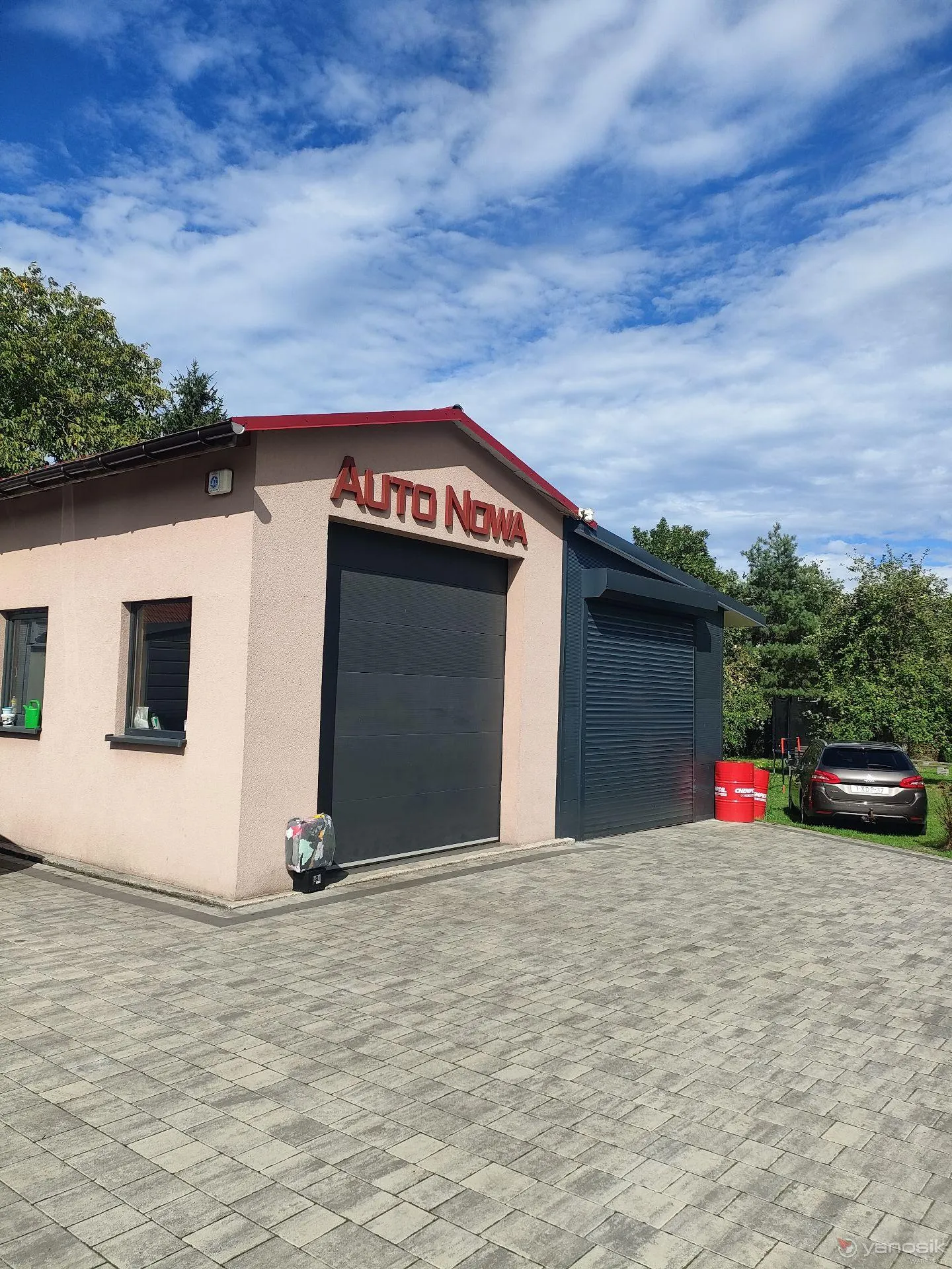 zdjęcie przedstawiające Auto Nowa