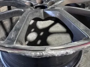 zdjęcie przedstawiające ALU-POL Naprawa felg spawanie aluminium