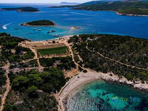 Konoba Budikovac buoys