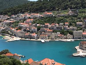 Pučišća harbour - This picture shows the berths for pleasure boats in the south part of Pučišća harbour.