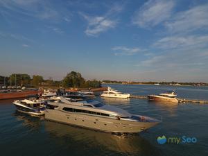 Venezia Certosa Marina