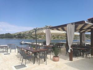 Konoba Larus buoy field