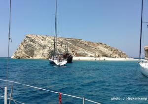 Notias Aspronissia (white island)
