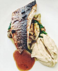 Restaurant Moro buoys