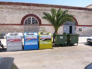 Sammelstelle für Kunststoff- und Metallmüll - Müll und Recycling