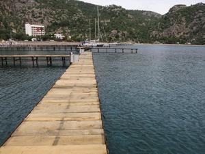 Azmak Restaurant Steg