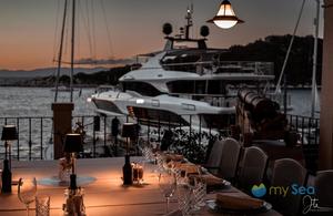 Augusta Insula restaurant  jetty