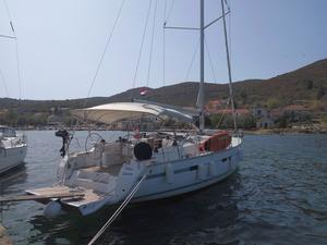 Luka - Anlegen mit Moorings. Vis-a-vis - Konoba