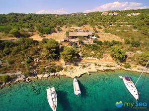 Restaurant Sismis buoys