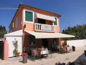 Elli's Café Restaurant