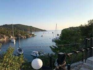 Restaurant Sismis buoys