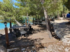 Konoba Familja buoys