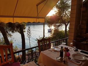 Restoran Villa Jagodna buoys