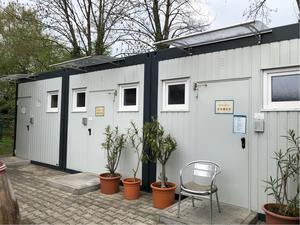 Toiletten und Waschräume