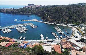 Marina di Capraia Isola
