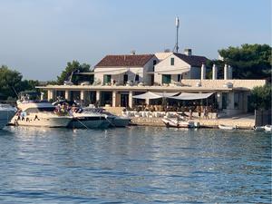 Restaurant Zakan jetty