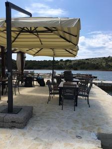 Konoba Larus buoy field