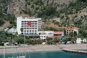Azmak jetty - The hotel in the backgroud was closed in 2014.