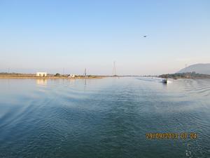 Levkas Marina - Ausfahrt durch den Lefkas Kanal Ri Süden