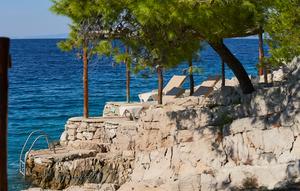 Restoran Villa Jagodna buoys