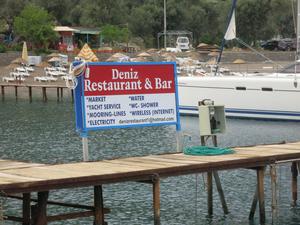 Deniz Restaurat jetty