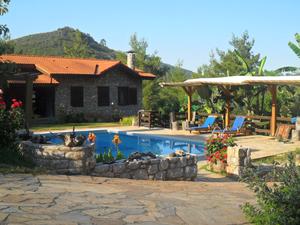 Gena Yachtcharter - Enjoy the peace in Sakin Vadi vineyard in the Little village Orhaniye in the national park Bozburun Peninsula 
Geniessen Sie Ruhe und Entspannung im Weingarten Sakin Vadi im Dörfchen Orhaniye im Naturpark Bozburun Halbinsel

 Bozburun yarımadasında ki kücük Orhaniye köyünde huzur ve rahatlığın keyfini çıkarın.