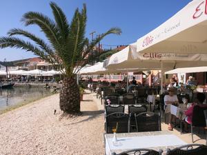 Elli's Café Restaurant