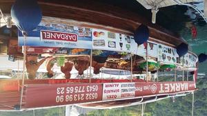 Versorgungsmöglichkeit durch den schwimmenden Supermarkt