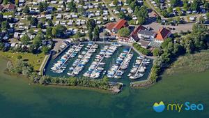 Yachthafen Schloss Helmsdorf