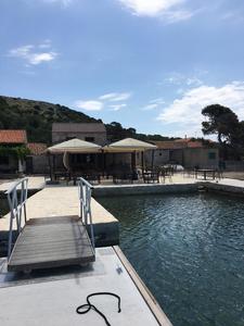 Konoba Larus buoy field