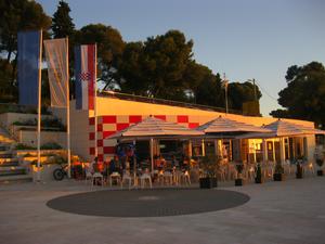 Marina Martinis Marchi - Marina Maslinica Rezeption+Cafe