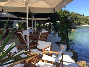 Akis Fish Bar Restaurant