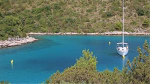 Stari Grad A Malo Stupisce