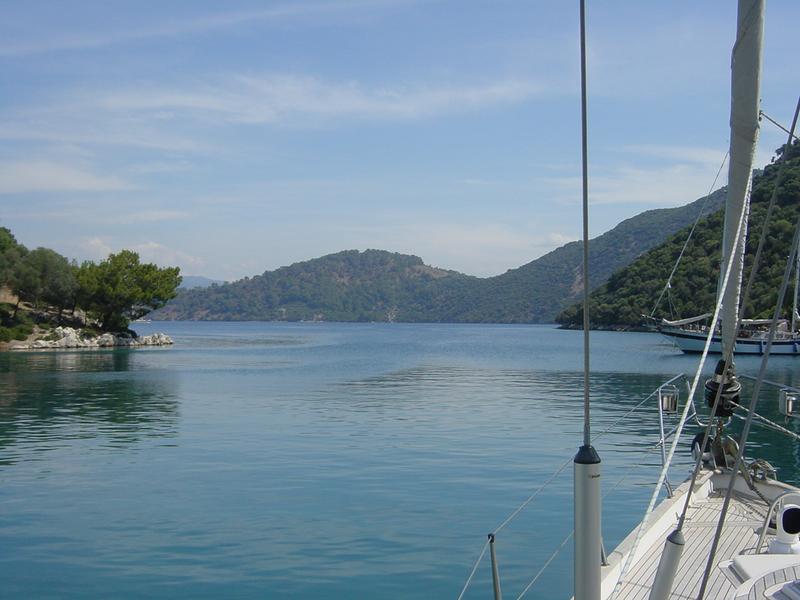 Göbün - Blick vom Steg in die Bucht von Goecek