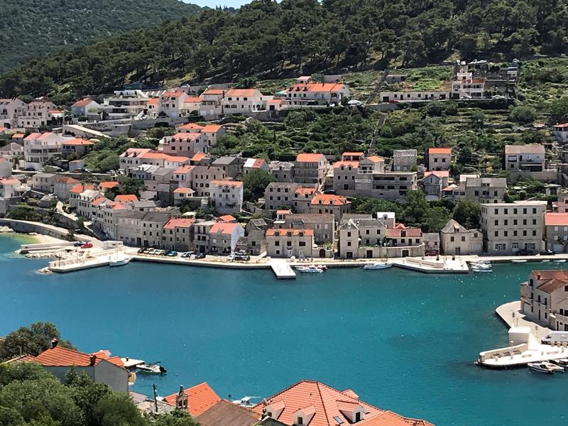 Pučišća harbour - This picture shows the berths for pleasure boats in the south part of Pučišća harbour.