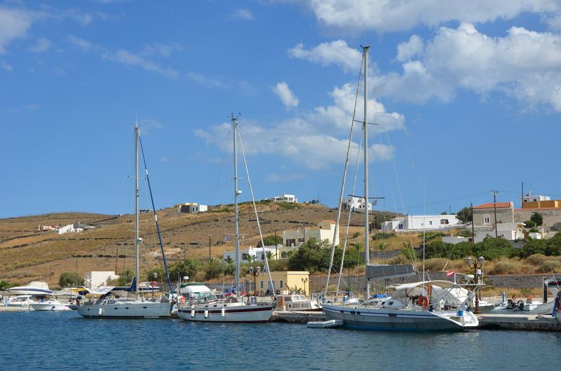Syros - Ruhiger Liegeplatz, wo man sich vor heftigem Südsturm ganz gut schützen kann.