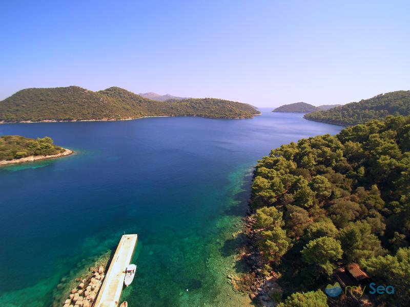 Konoba Mrčara jetty Lastovo