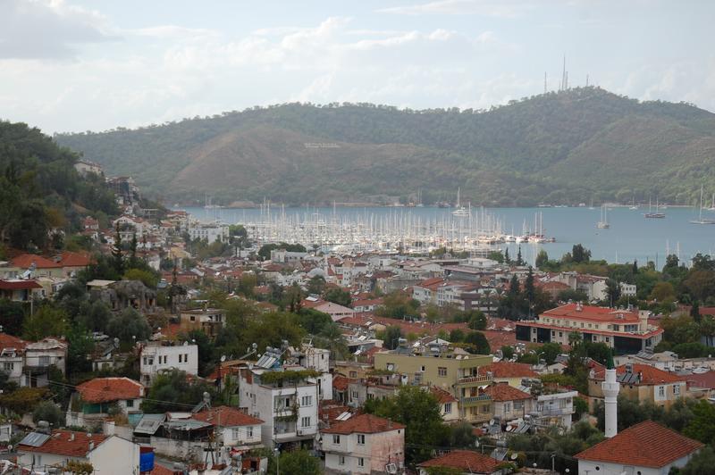 Ece Seray Marina - Blick von den Felsengräbern auf die Marina