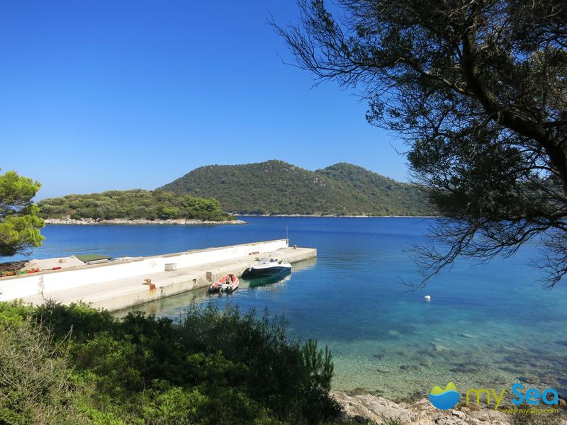 Konoba Mrčara jetty Lastovo