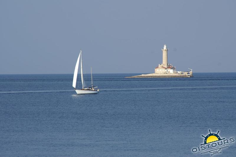 Safari Bar - Auch der Leutturm Porer ist gut zu sehen.