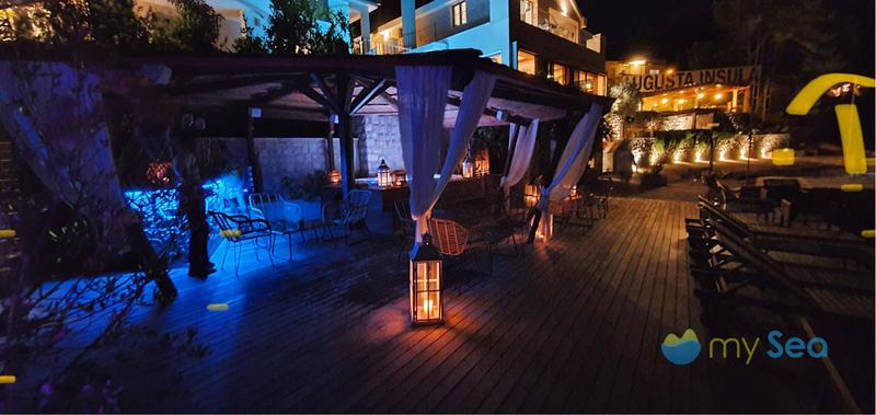 Augusta Insula restaurant  jetty