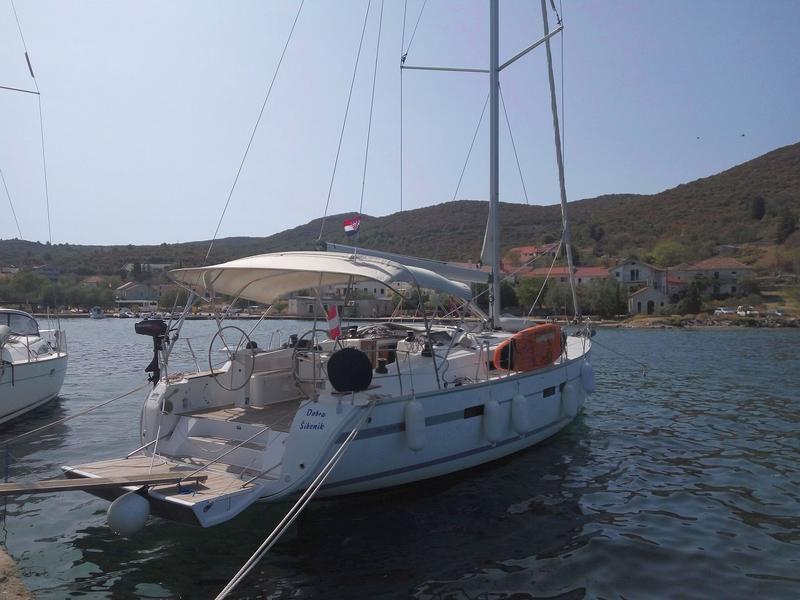 Luka - Anlegen mit Moorings. Vis-a-vis - Konoba