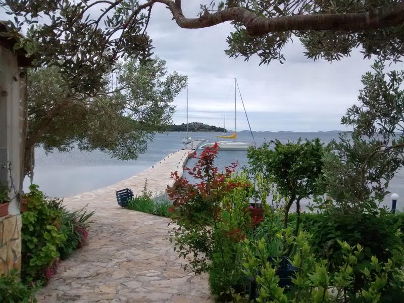 Restaurant Zminjak - Restaurant Žminjak, view towards the jetty