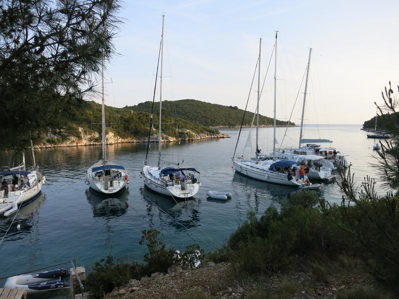 Restaurant Sismis buoys