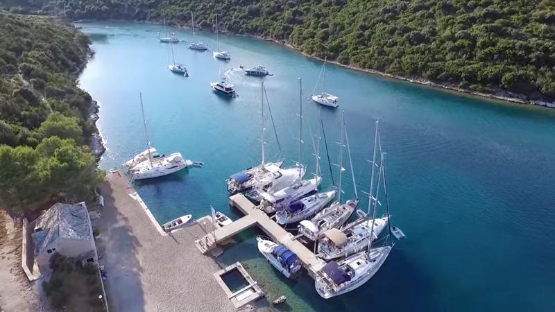 Restaurant Pipo buoys