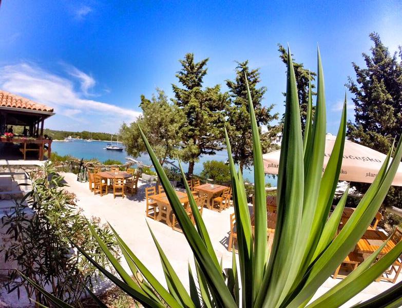 Konoba Trabakul jetty