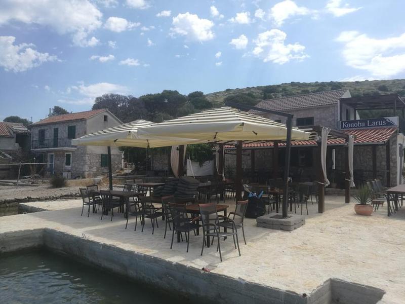 Konoba Larus buoy field